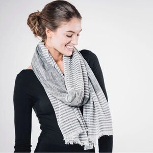 Bloom & Give Malabar Natural Khadi Scarf Grey
